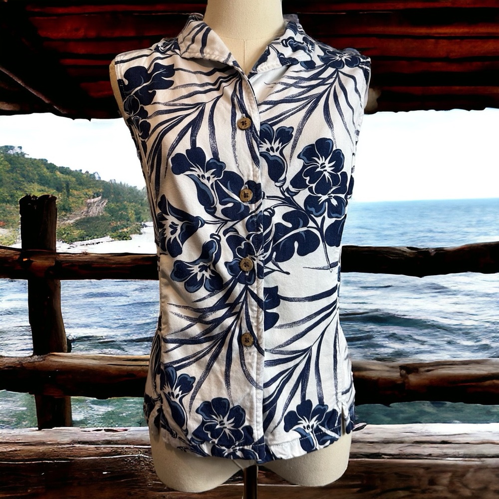 Sugar Reef Floral Tropical Button Front Tank